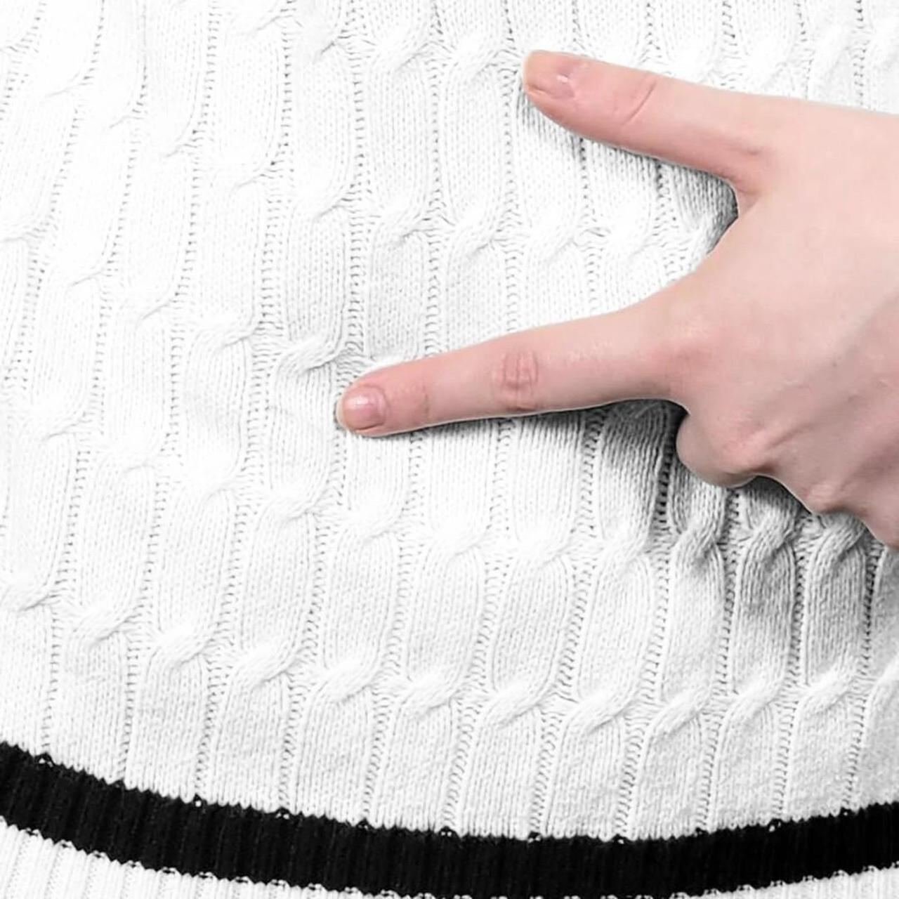 Vintage 9s White Cable Knit Sleeveless Vest