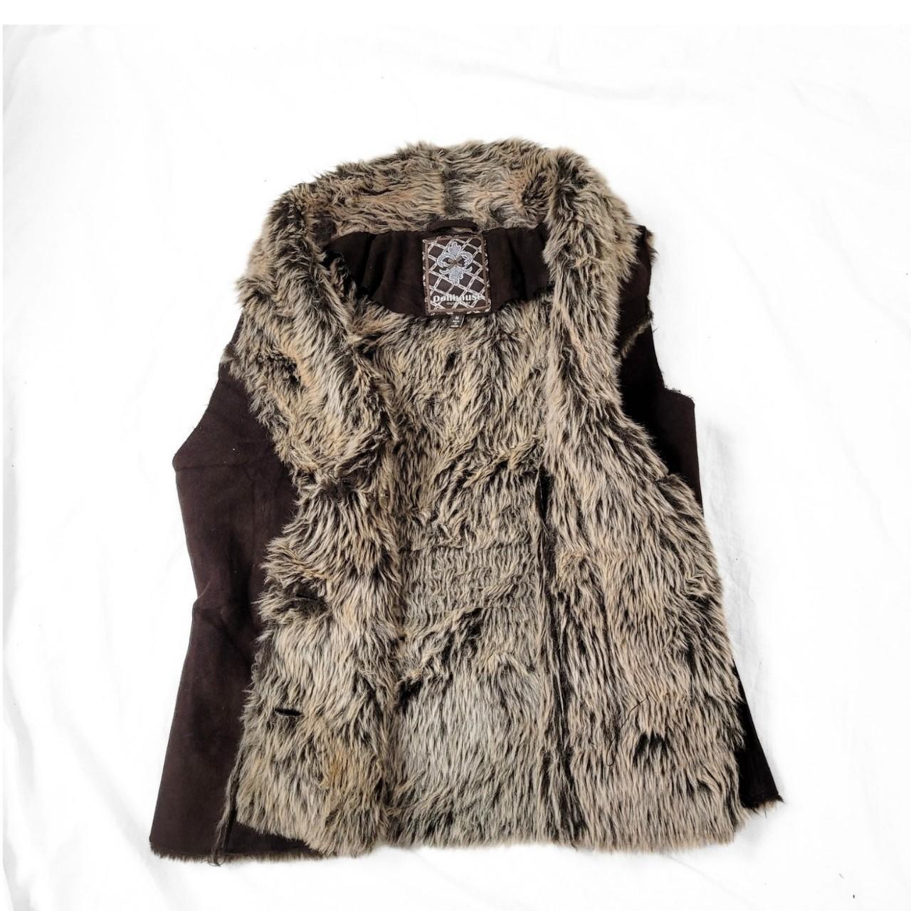 Vintage Y2K Brown Faux Fur Vest – Button-Up Front & Collar