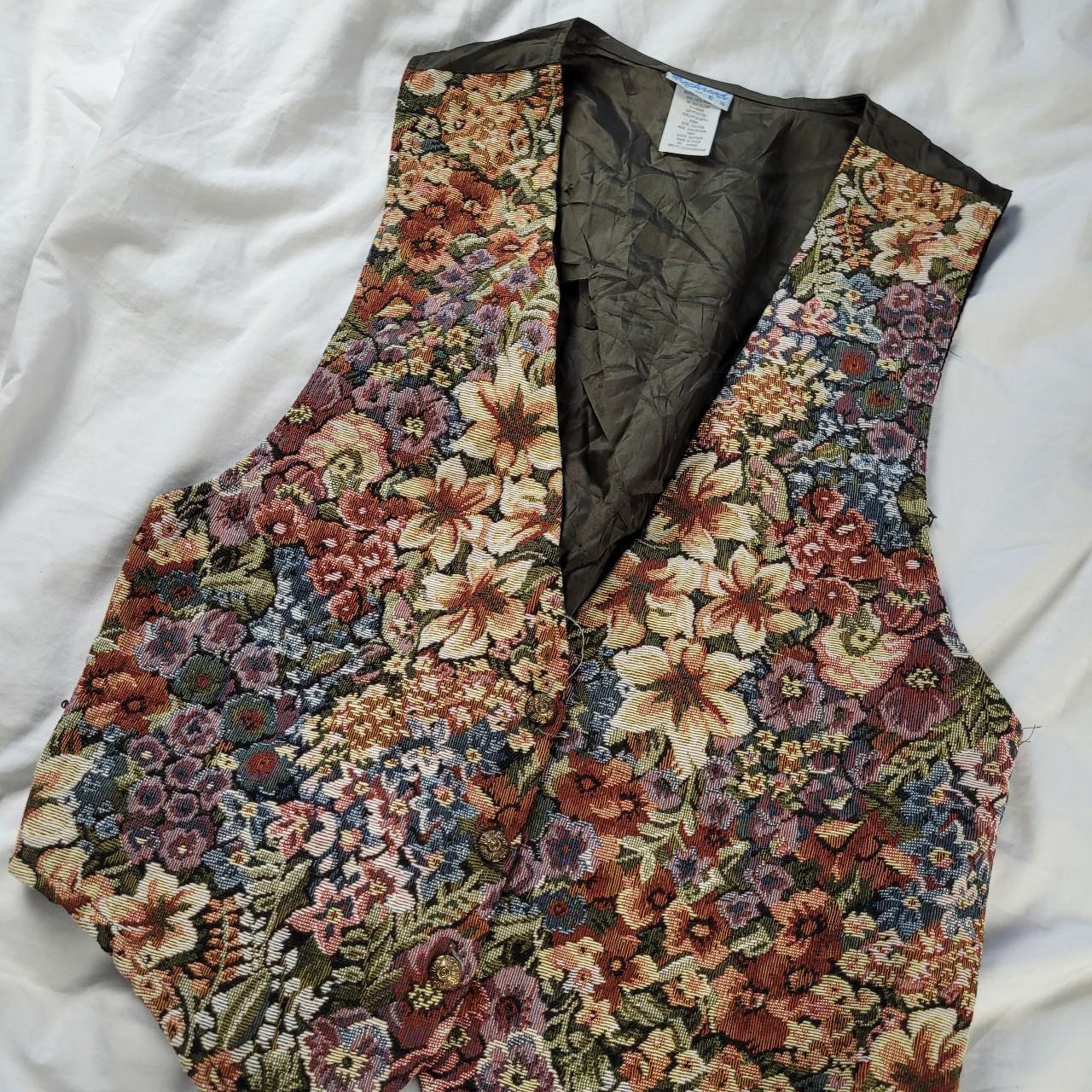 Vintage 90s floral tapestry vest – boho festival style