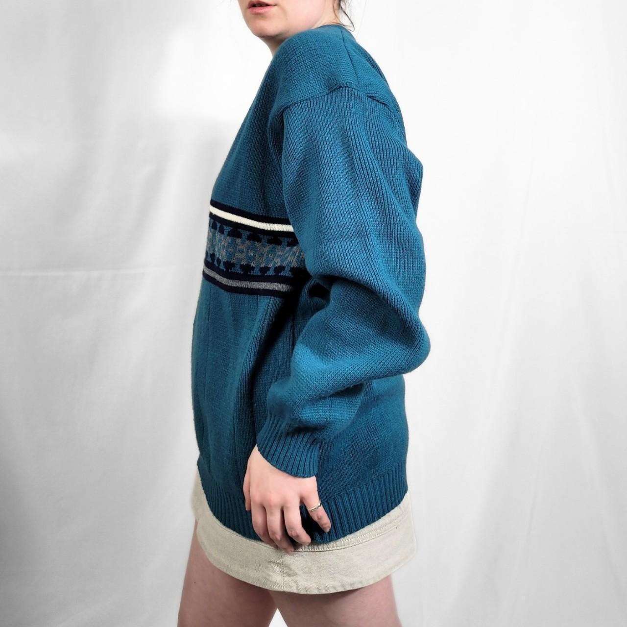 Vintage 90s Blue Funky Pattern V Neck Knitted Jumper