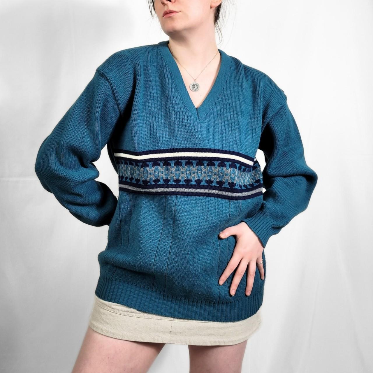 Vintage 90s Blue Funky Pattern V Neck Knitted Jumper